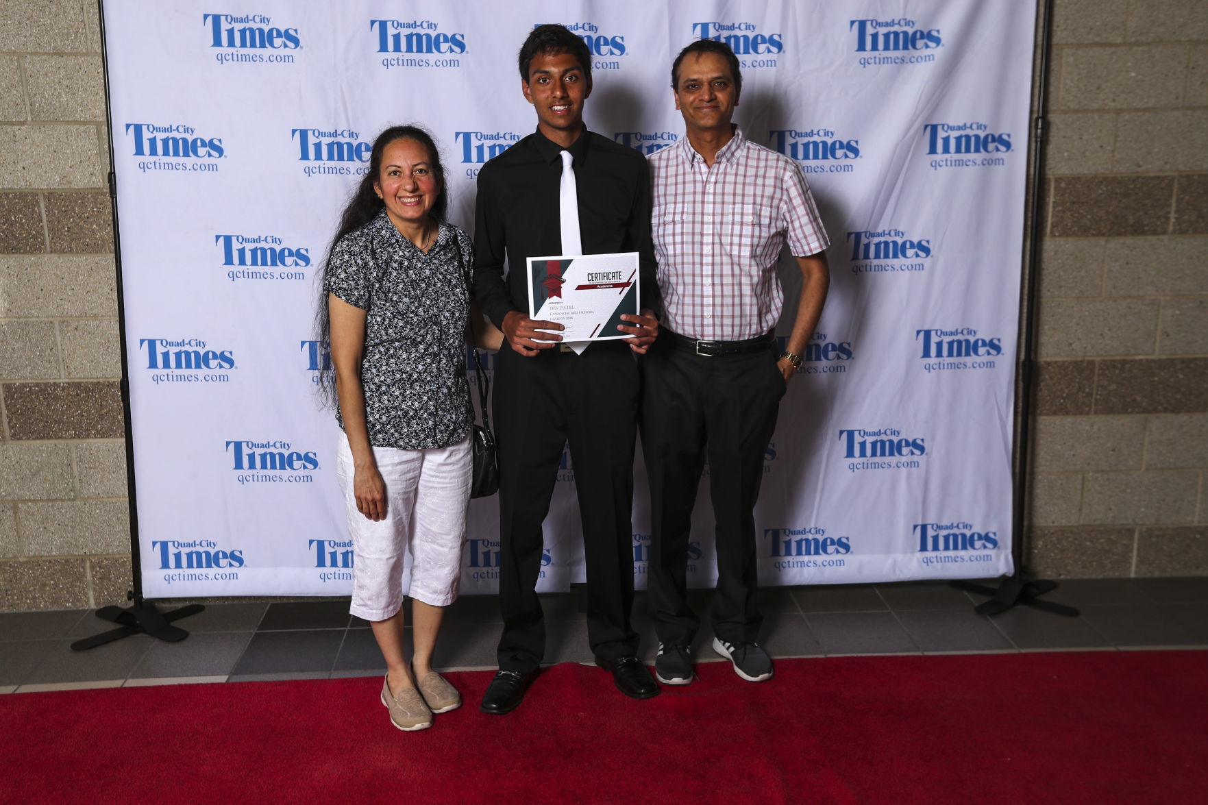 051518-salute-to-academics-red-carpet-059